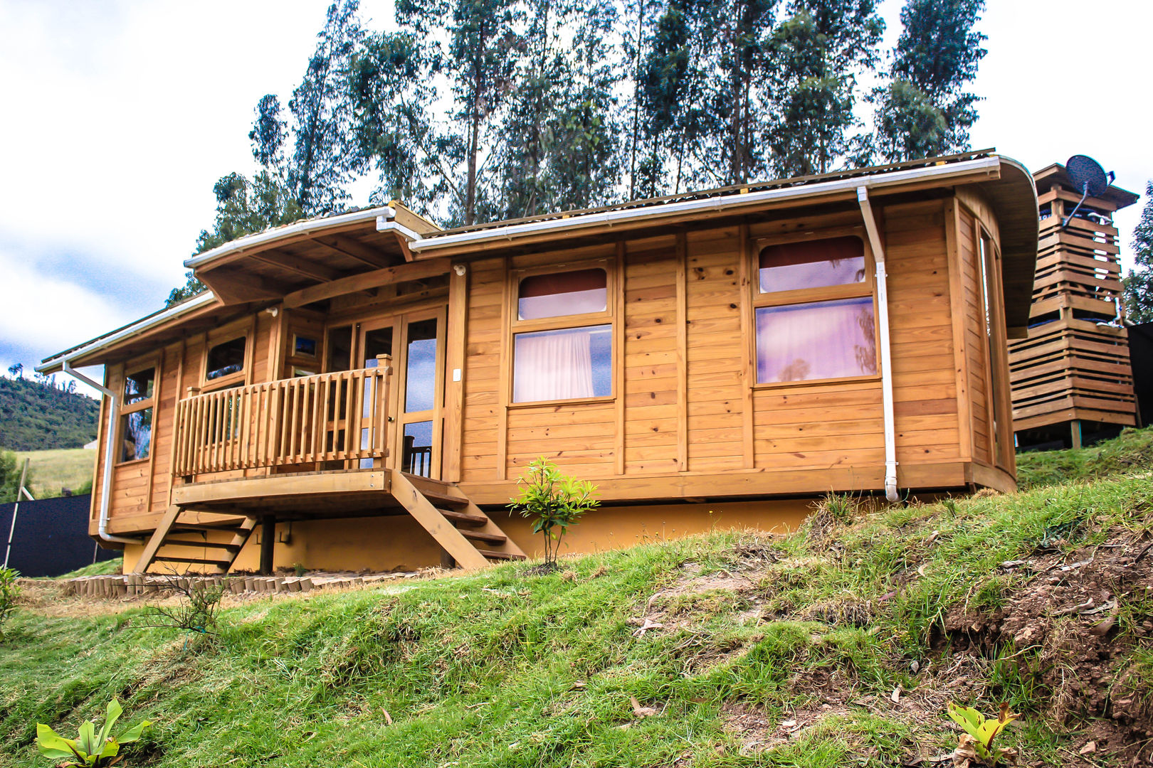 Refugio Tranvia, Taller de Ensamble SAS Taller de Ensamble SAS Modern houses Wood Wood effect