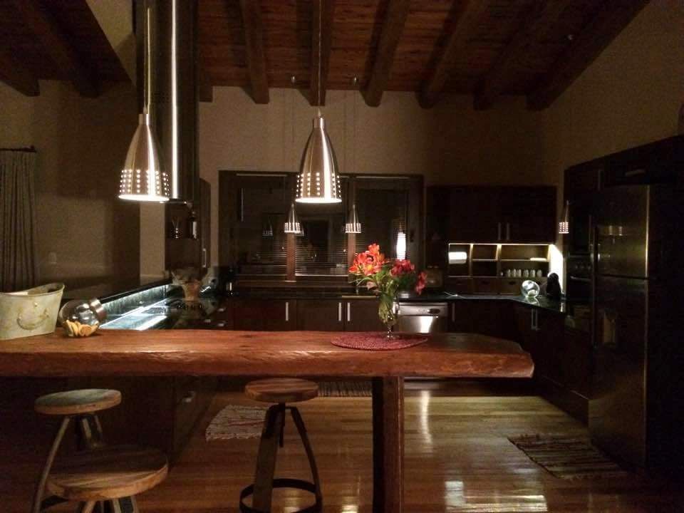 Vivienda en Algodon Wine Estates - Lote E12, Azcona Vega Arquitectos Azcona Vega Arquitectos Rustic style kitchen