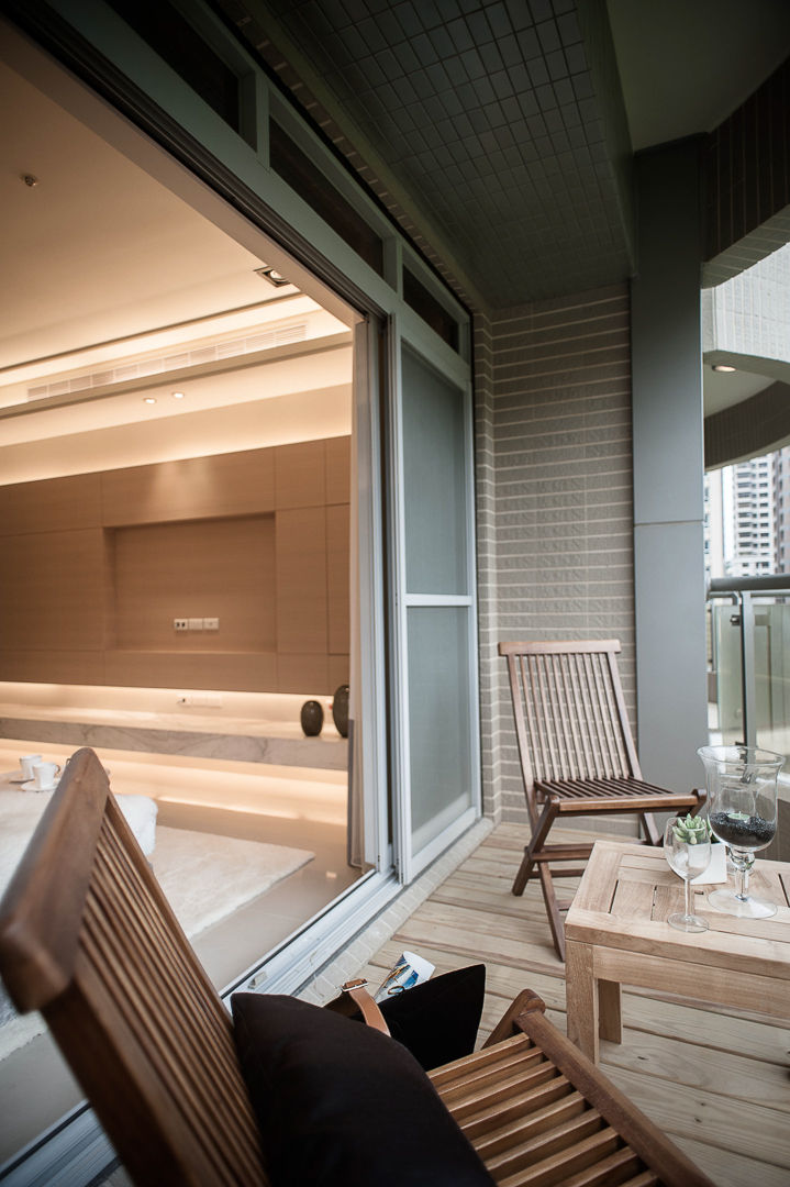 BRAVO INTERIOR DESIGN & DECO KUAN STYLE, 璞碩室內裝修設計工程有限公司 璞碩室內裝修設計工程有限公司 Modern style balcony, porch & terrace