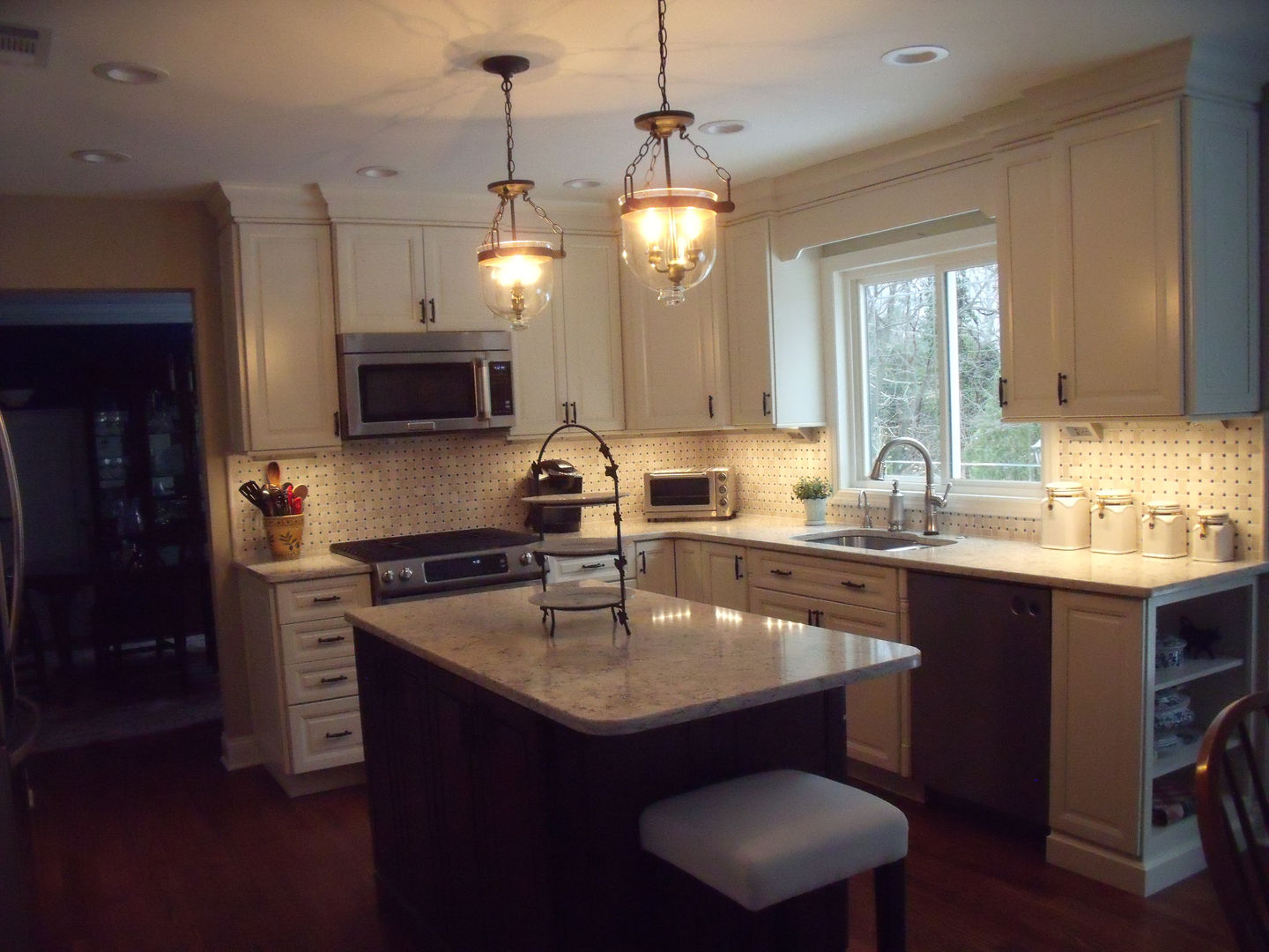 Light, Bright, White Kitchen Kitchen Krafter Design/Remodel Showroom Kitchen Kitchen,Kitchen Design,Kitchen Remodel,Kitchen Cabinetry,Quartz Countertops,Kitchen Remodelings Monmouth County NJ,Kitchen & Bath,Kitchen Pl