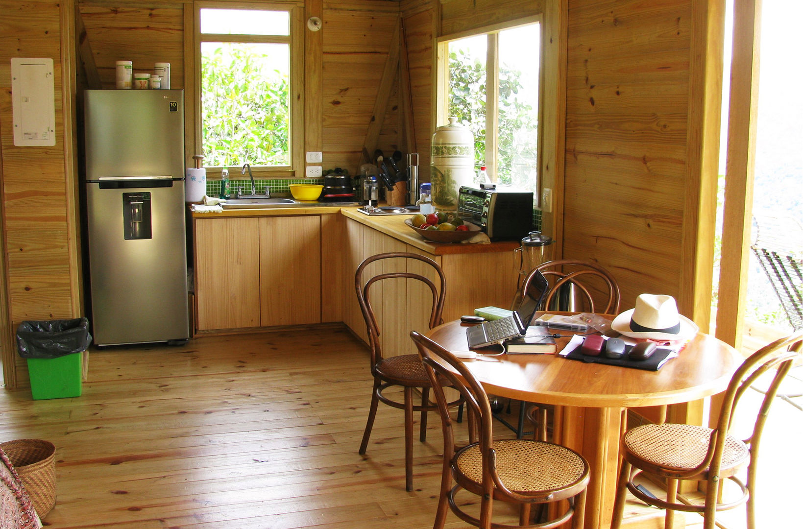 Suite de madera TdE, Taller de Ensamble SAS Taller de Ensamble SAS Cocinas modernas Madera Acabado en madera