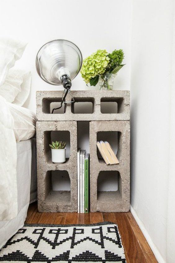 Como reemplazar una mesita de luz., Lola Eme Deco Lola Eme Deco Rustic style bedroom Bricks Bedside tables