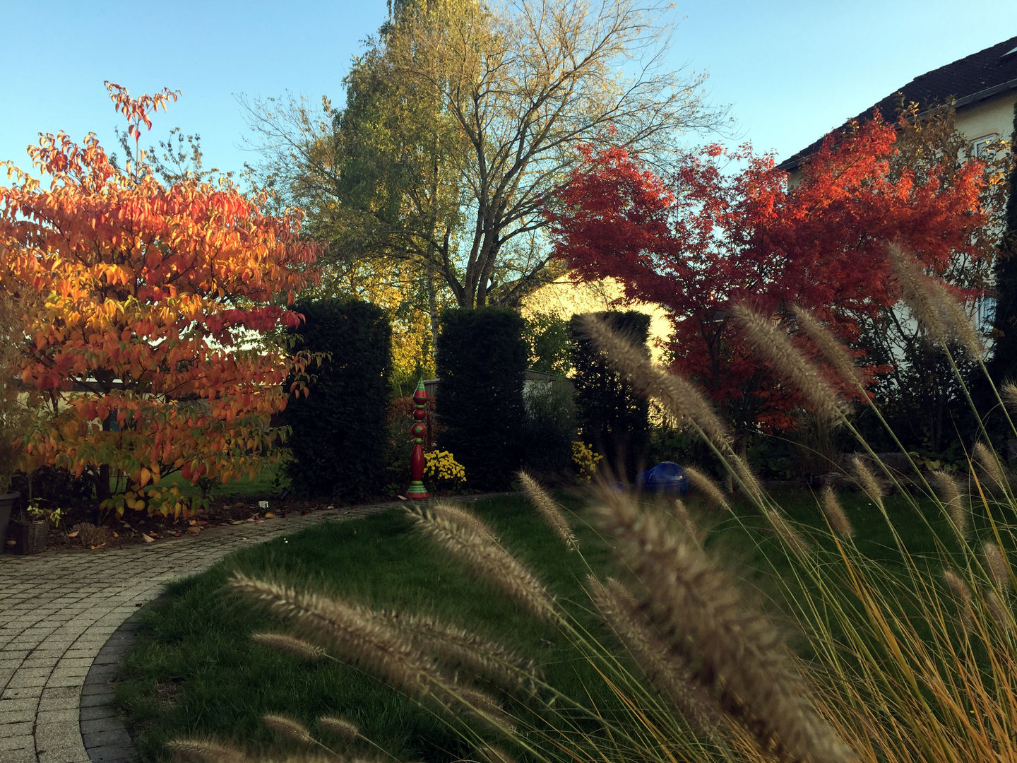 Kleiner Privatgarten mit besonderen Blickpunkten, dirlenbach - garten mit stil dirlenbach - garten mit stil Taman Klasik