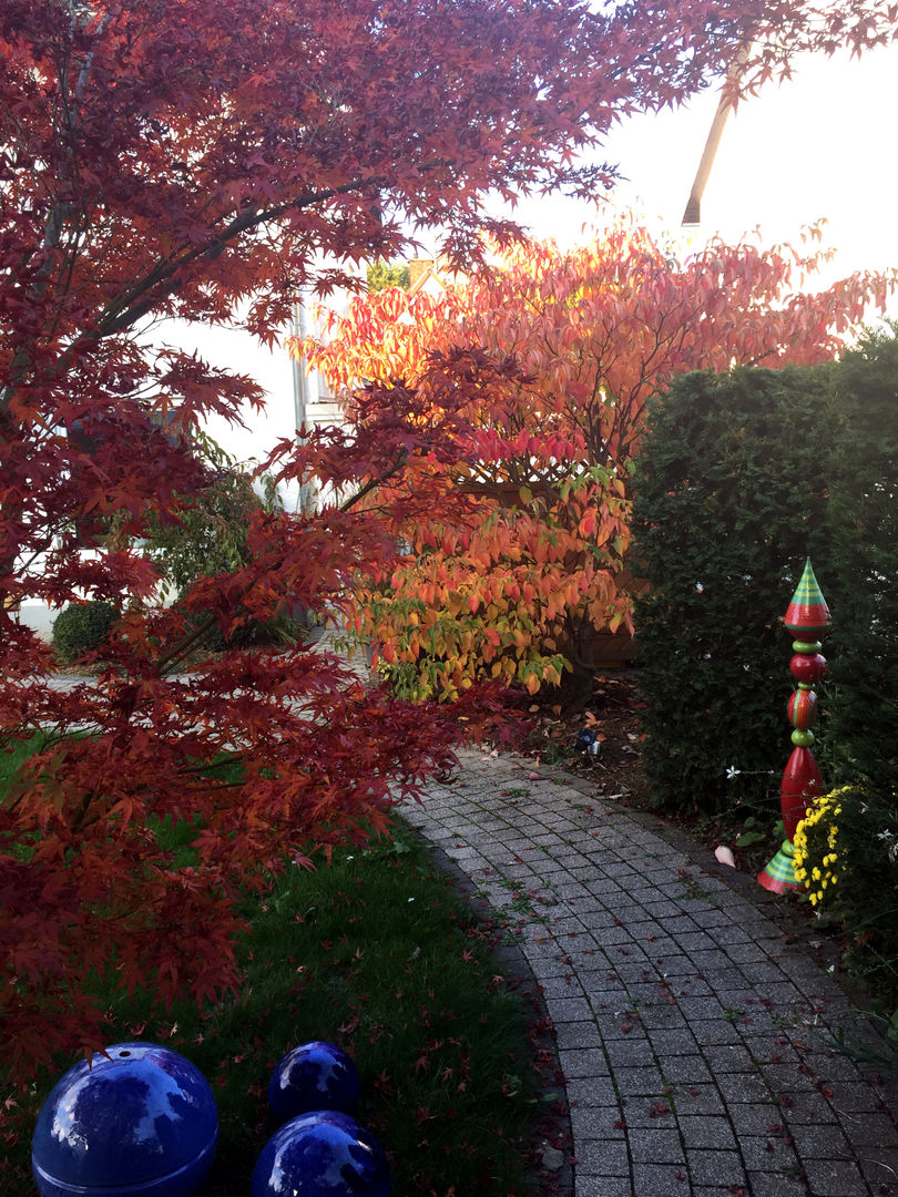 Kleiner Privatgarten mit besonderen Blickpunkten, dirlenbach - garten mit stil dirlenbach - garten mit stil Сад