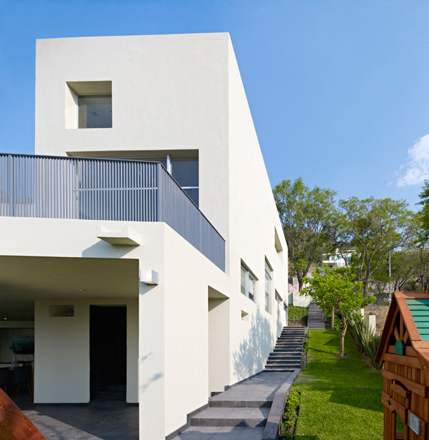 RESIDENCIA OROZCO, Excelencia en Diseño Excelencia en Diseño Minimalist house Iron/Steel