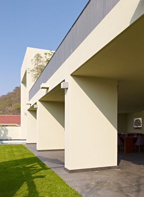 TERRAZA Excelencia en Diseño Casas de estilo minimalista Ladrillos