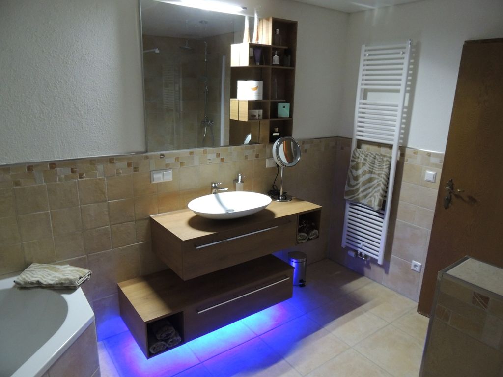 Urlaubsfeeling im Badezimmer mit mediterranem Flair, Bad Campioni Bad Campioni Mediterranean style bathroom