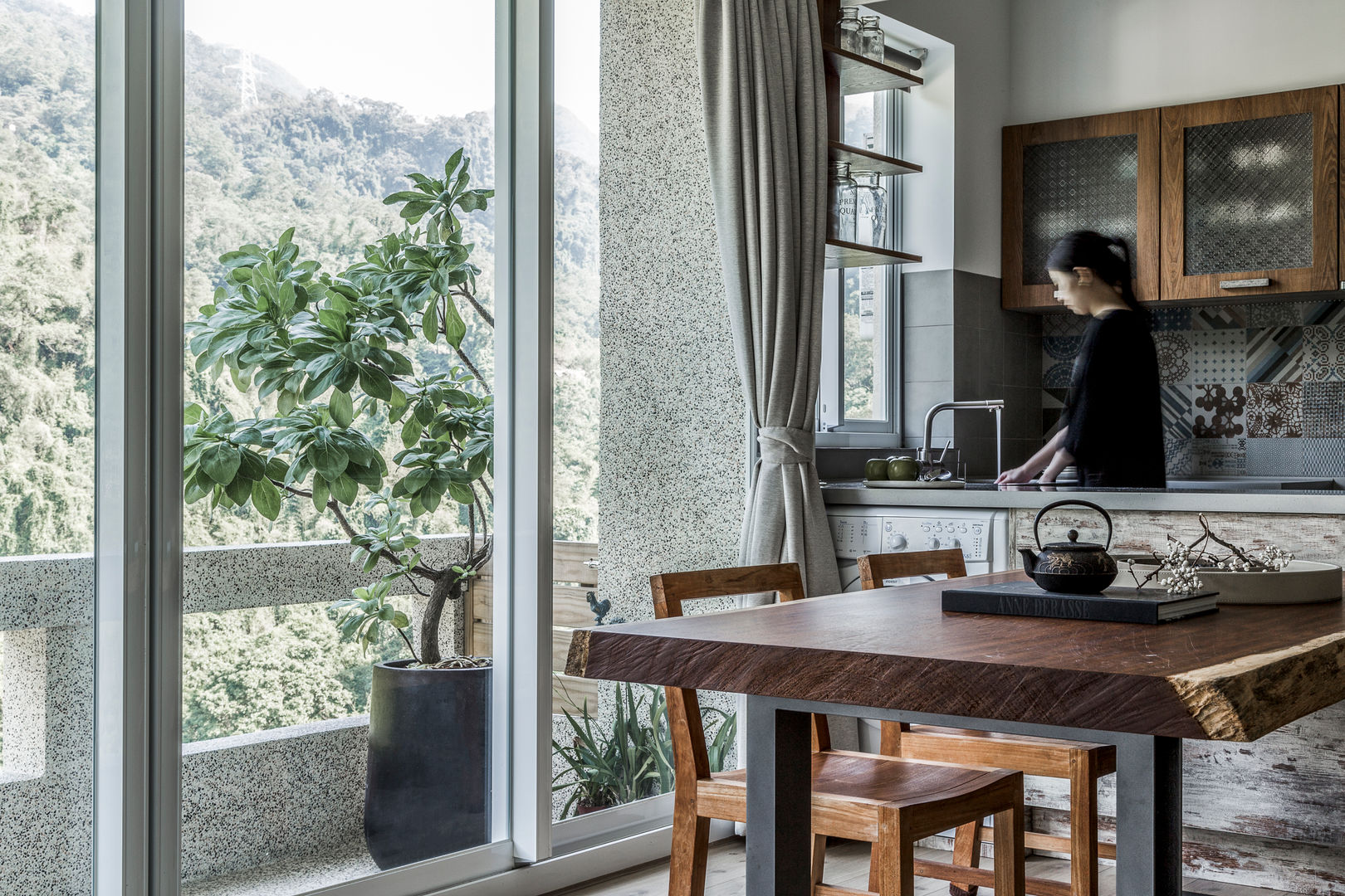 山林曉居, 潤澤明亮設計事務所 潤澤明亮設計事務所 Rustic style dining room