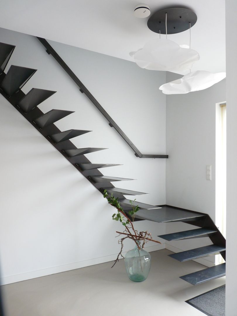 Semi-bungalow, Villa Delphia Villa Delphia Modern Corridor, Hallway and Staircase