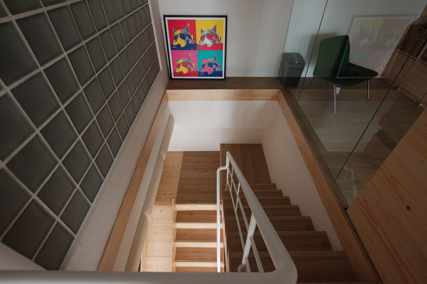 Childlike - House M, 六相設計 Phase6 六相設計 Phase6 走廊 & 玄關 溜滑梯,小孩,玻璃磚,透光,樓梯,玻璃隔間
