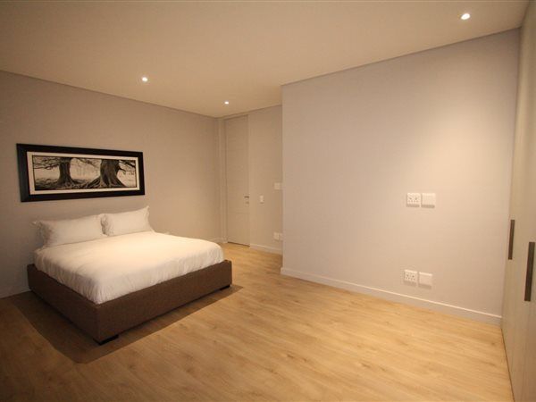 bedroom E2 Architects Minimalist bedroom Wood Wood effect