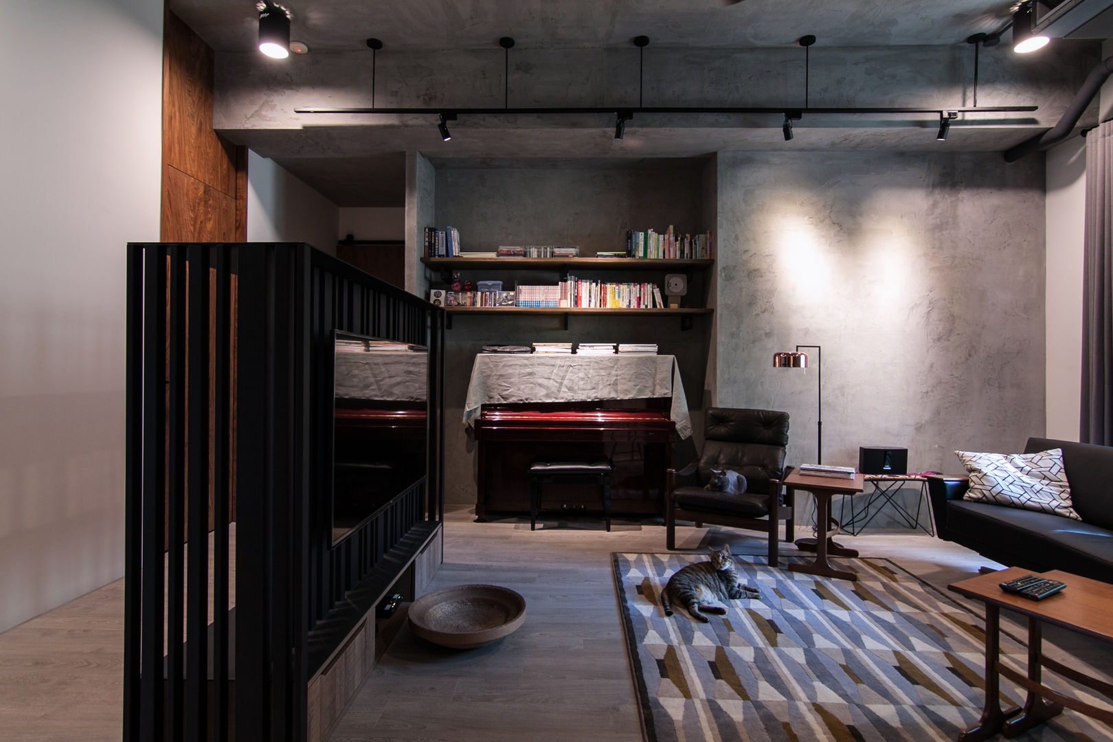 WLL house 珞石設計 LoqStudio Industrial style living room