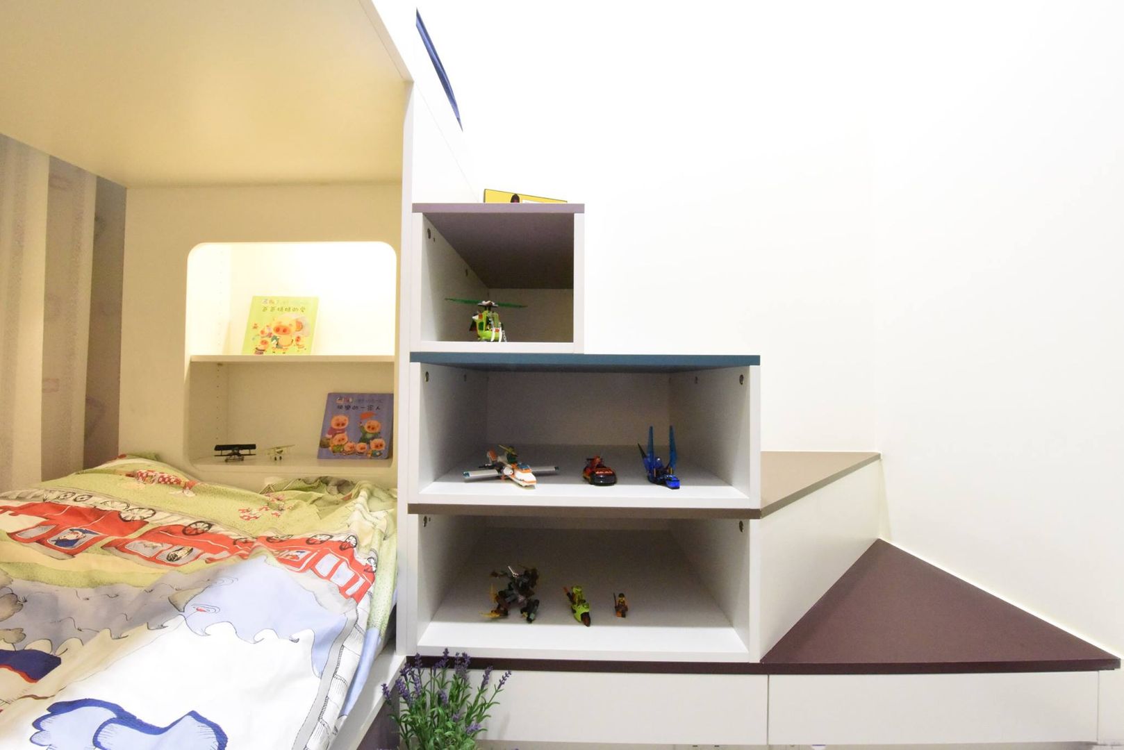 家的品味, 皇室空間室內設計 皇室空間室內設計 Moderne Kinderzimmer Betten und Krippen