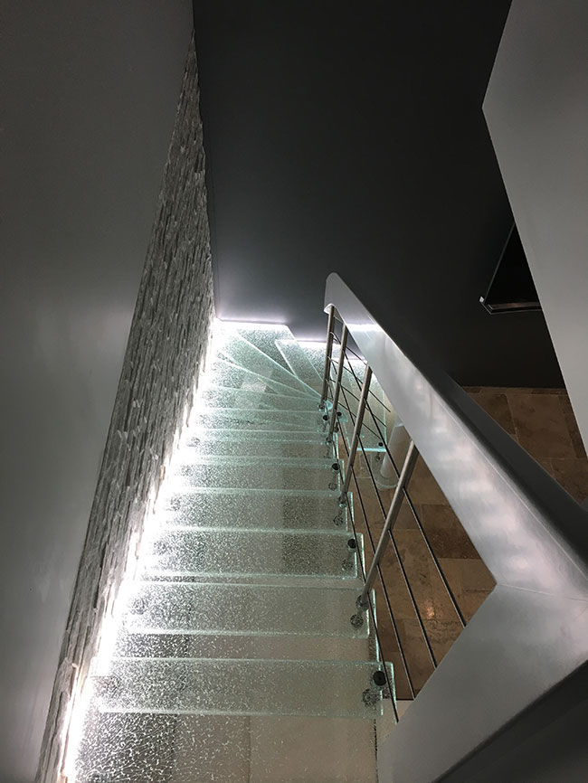 Escaliers marches verre, Passion Escaliers Passion Escaliers Modern corridor, hallway & stairs Glass