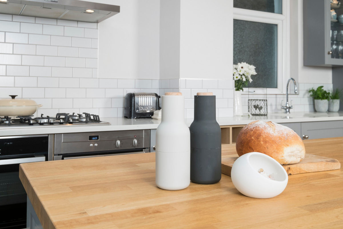 metro grey Chalkhouse Interiors Kitchen Wood Wood effect handmade,kitchen,shaker,grey,island,lighting,oak,oak floor,larder