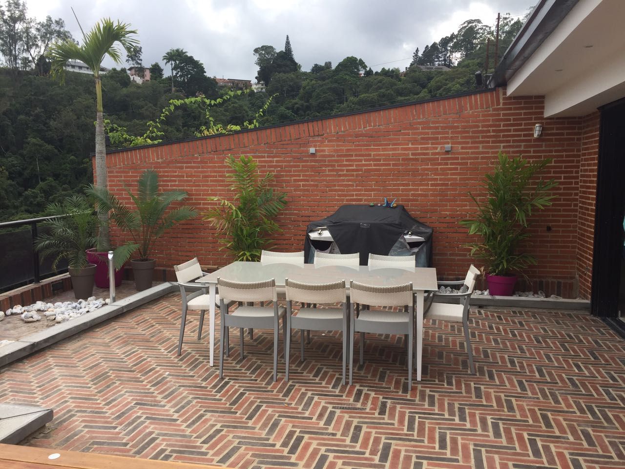 Proyecto Terraza El Hatillo, THE muebles THE muebles Modern balcony, veranda & terrace