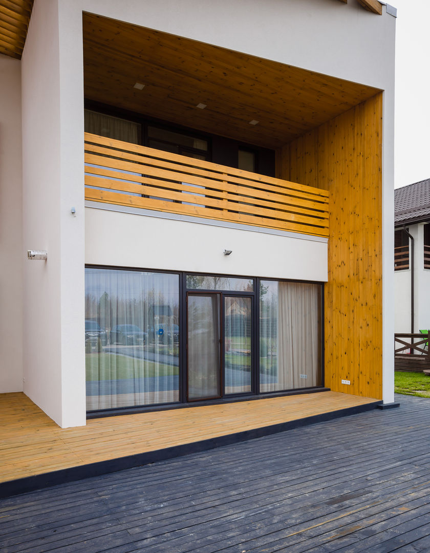 RBN house, Grynevich Architects Grynevich Architects Minimalistische huizen Houtcomposiet Transparant