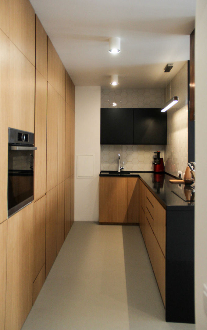 FLAT APARTMENT, Grynevich Architects Grynevich Architects Dapur Minimalis