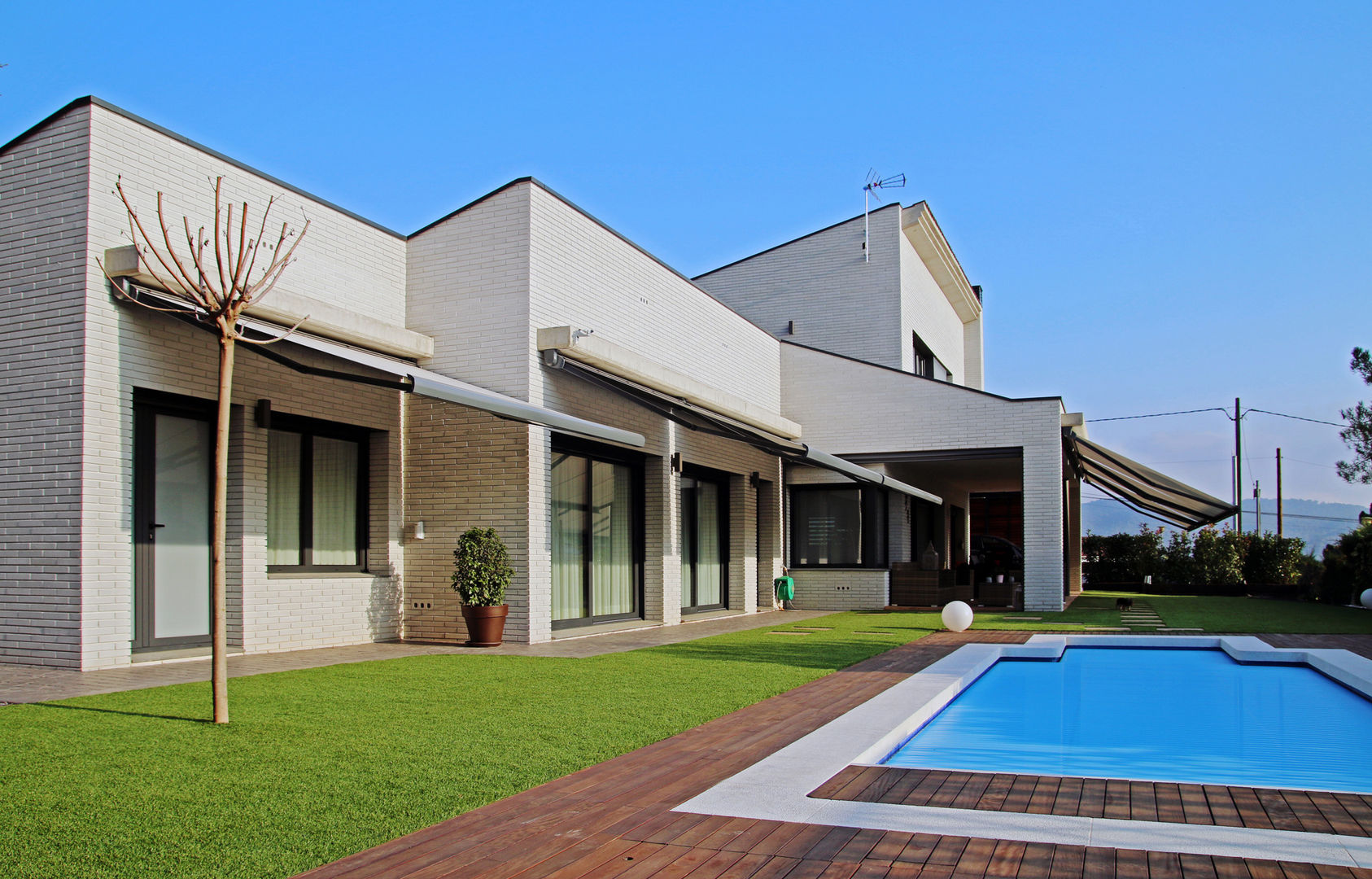 Vivienda en Sant Antoni de Vilamajor , Atres Arquitectes Atres Arquitectes Nowoczesna kuchnia Cegły