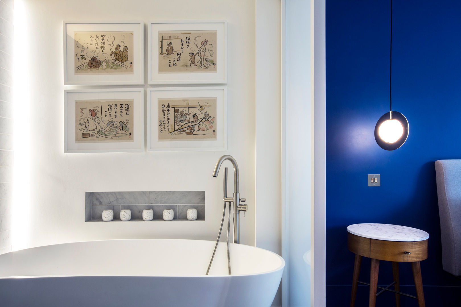 ensuite bathroom Gundry & Ducker Architecture Baños de estilo moderno Azulejos