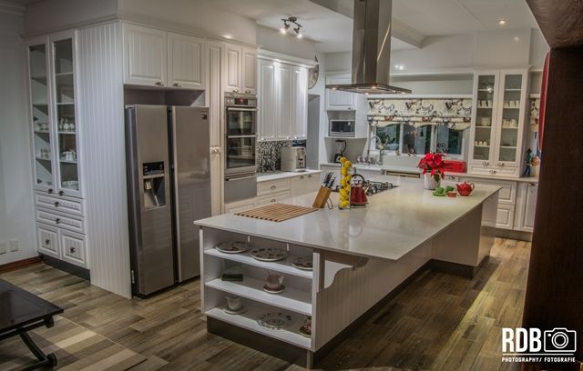 Modern French Provincial Kitchen Ergo Designer Kitchens & Cabinetry Country style kitchen MDF