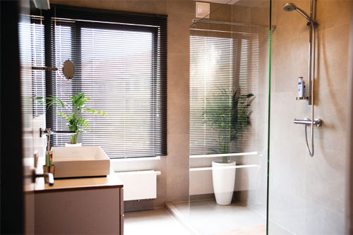 homify Salle de bain moderne