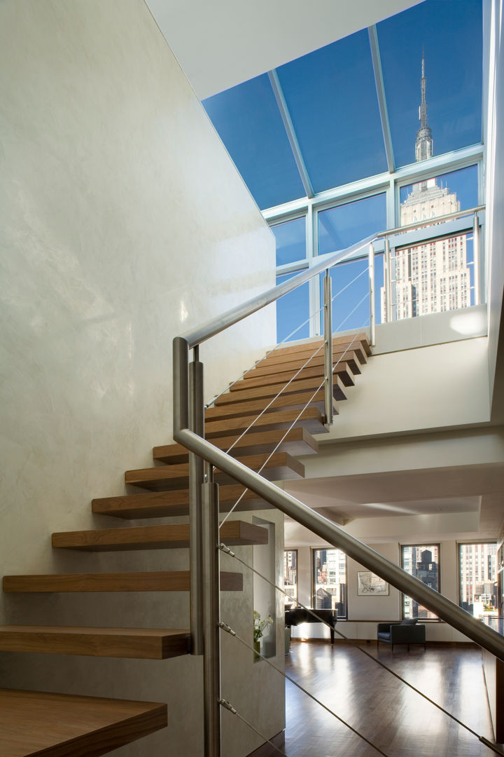 Empire State Loft, Koko Architecture + Design Koko Architecture + Design Modern corridor, hallway & stairs