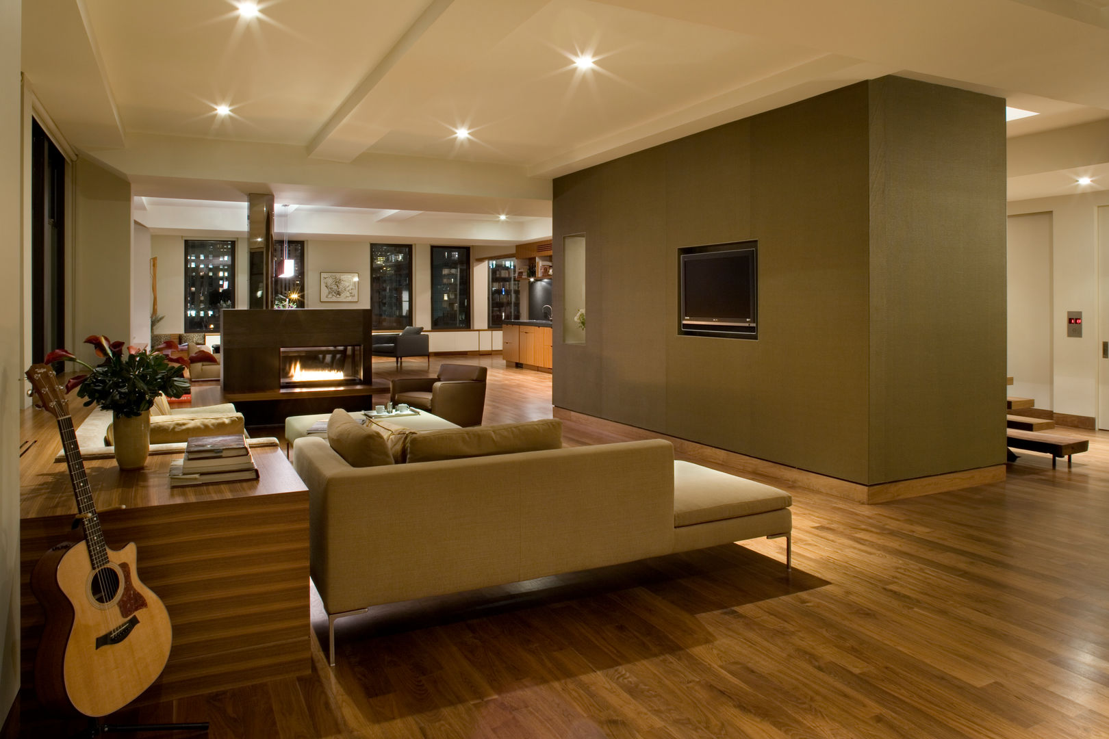 Empire State Loft, Koko Architecture + Design Koko Architecture + Design Modern living room