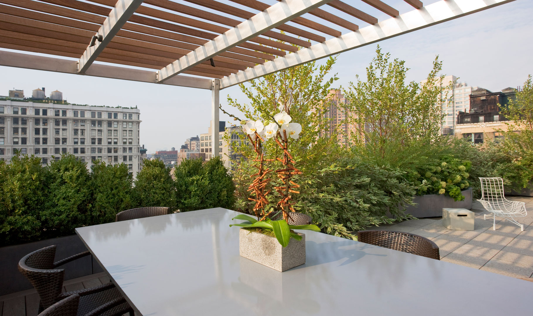 Empire State Loft, Koko Architecture + Design Koko Architecture + Design Balcone, Veranda & Terrazza in stile moderno