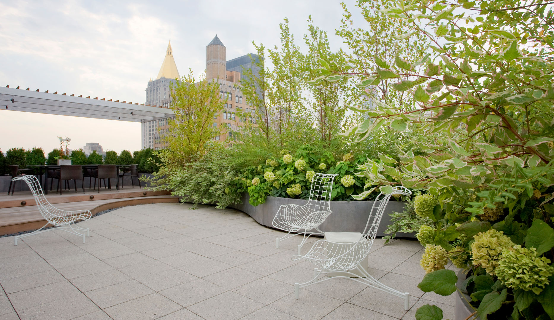 Empire State Loft, Koko Architecture + Design Koko Architecture + Design Moderne balkons, veranda's en terrassen