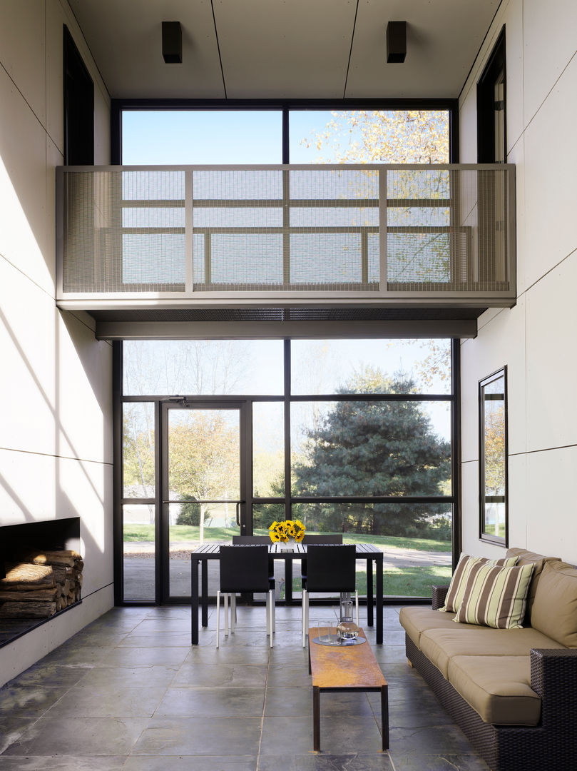 Dangle Byrd House, Koko Architecture + Design Koko Architecture + Design Modern corridor, hallway & stairs