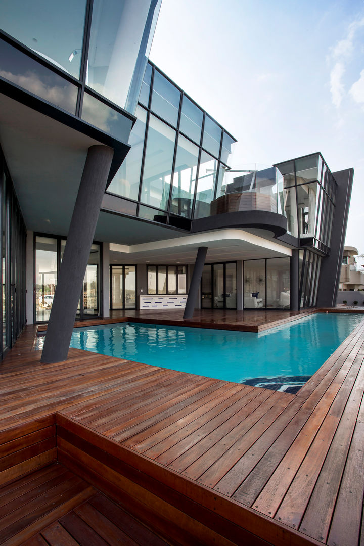 ULTRA MODERN RESIDENCE, FRANCOIS MARAIS ARCHITECTS FRANCOIS MARAIS ARCHITECTS Modern houses