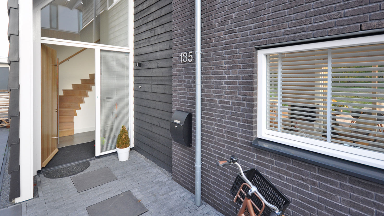 Eigentijdse woning Den-Haag, Bongers Architecten Bongers Architecten สวน