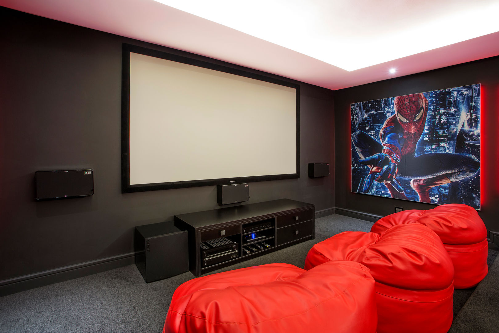 ULTRA MODERN RESIDENCE, FRANCOIS MARAIS ARCHITECTS FRANCOIS MARAIS ARCHITECTS Modern style media rooms