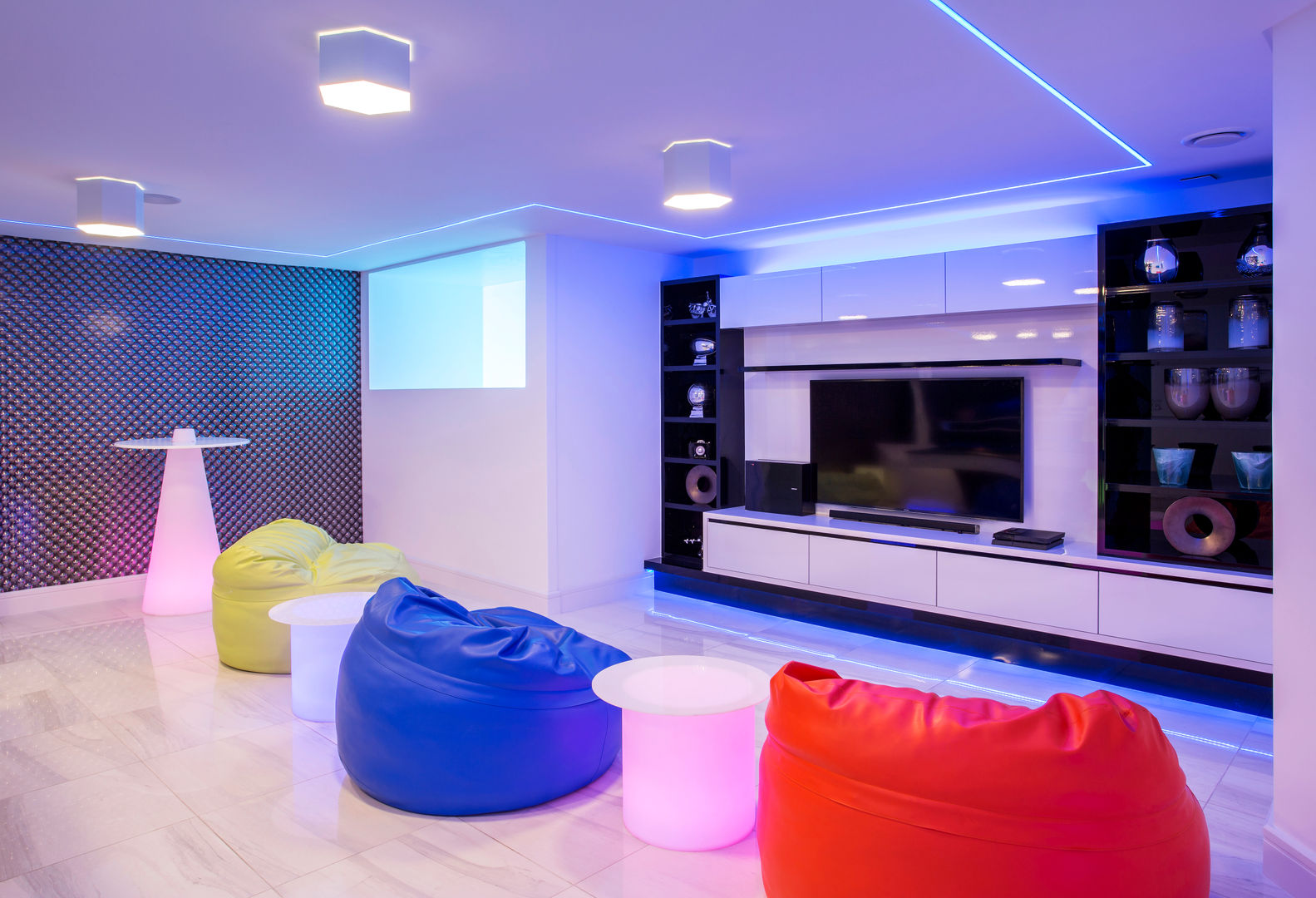 ULTRA MODERN RESIDENCE, FRANCOIS MARAIS ARCHITECTS FRANCOIS MARAIS ARCHITECTS Modern media room