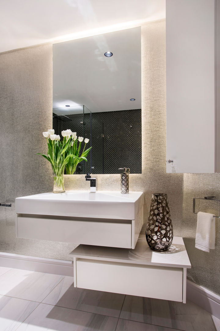 ULTRA MODERN RESIDENCE, FRANCOIS MARAIS ARCHITECTS FRANCOIS MARAIS ARCHITECTS Modern style bathrooms