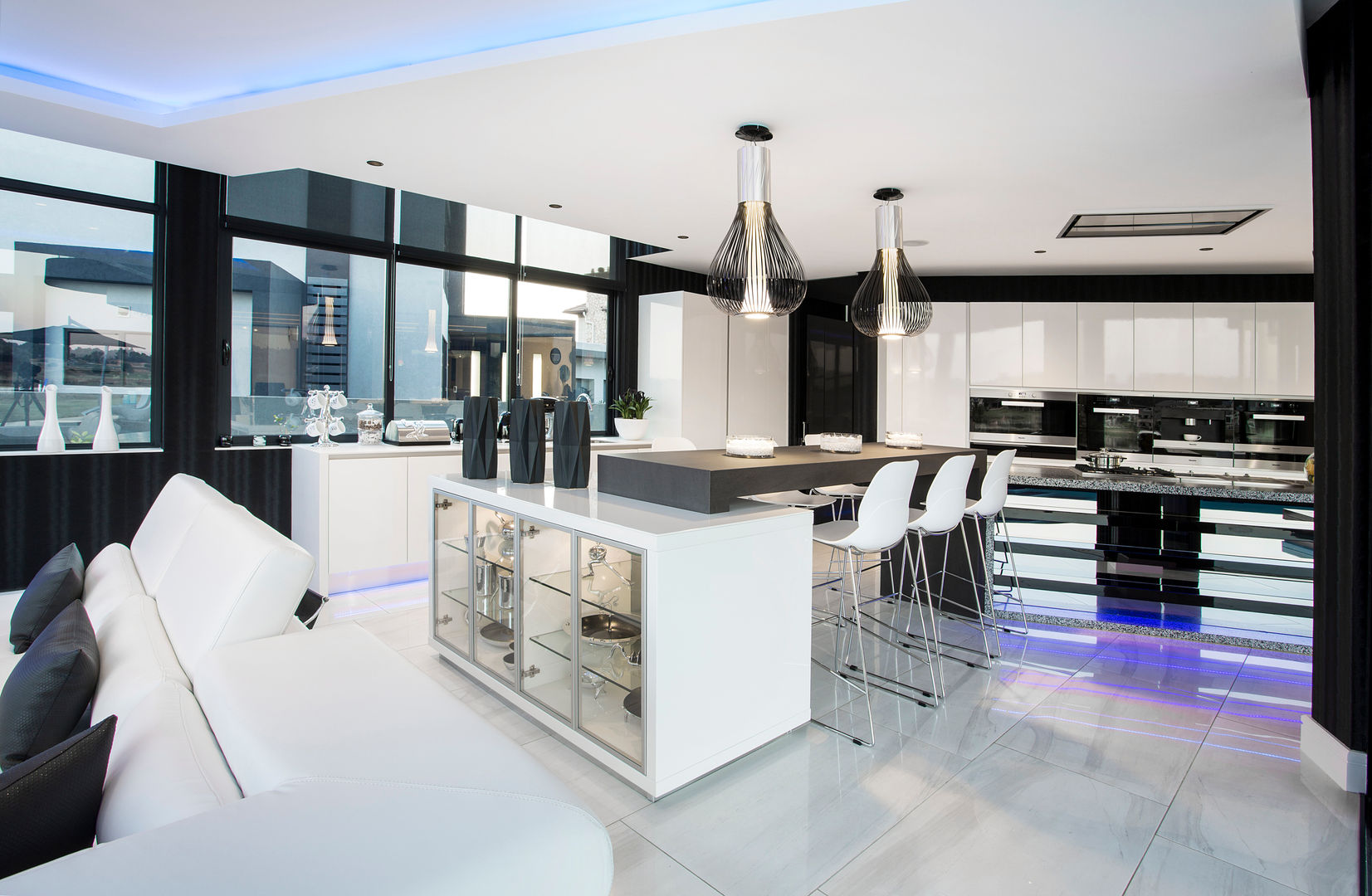 ULTRA MODERN RESIDENCE, FRANCOIS MARAIS ARCHITECTS FRANCOIS MARAIS ARCHITECTS Modern kitchen