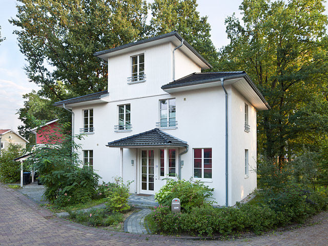 Villa Maurive Müllers Büro Klassische Häuser Neubau, Einfamilienhaus, Berlin, Fenster, groß, bodentiefe Fenster, klassisch, Villa, Dachterrasse, geräumig, Turmzimmer, intim