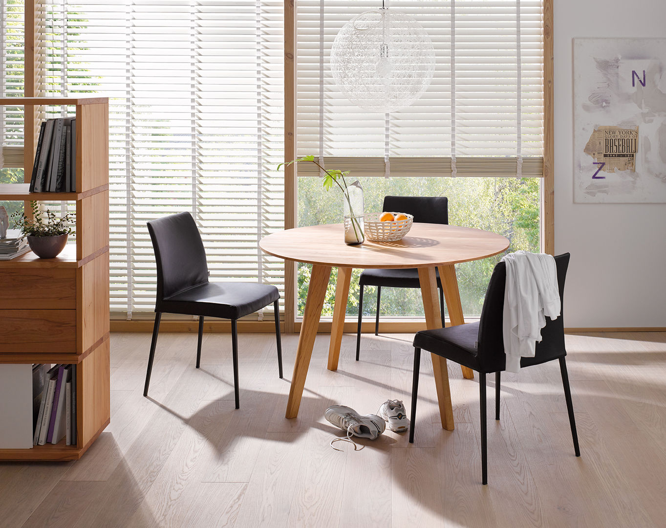 Tisch MARTO, Holzmanufaktur Stuttgart Holzmanufaktur Stuttgart Minimalist dining room Solid Wood Multicolored Tables