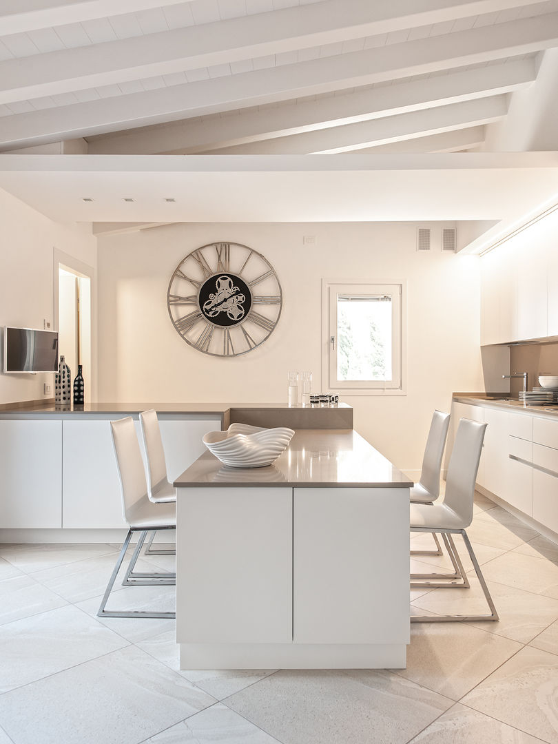 Minimal white, BRANDO concept BRANDO concept Modern Kitchen