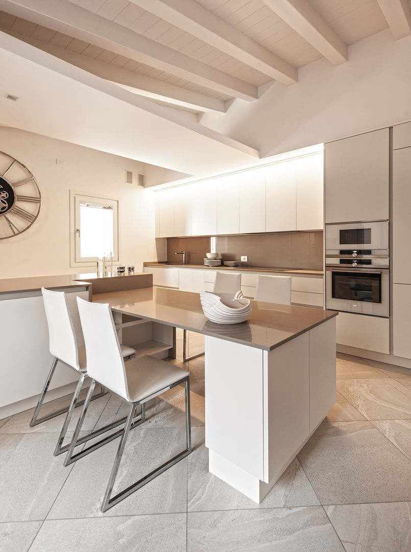 Minimal white, BRANDO concept BRANDO concept Modern kitchen