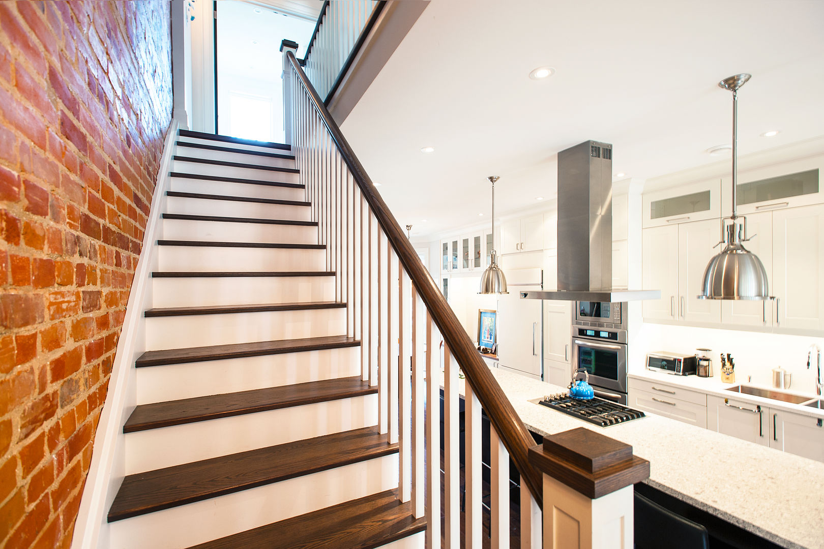 Bickford Park, Solares Architecture Solares Architecture Modern corridor, hallway & stairs