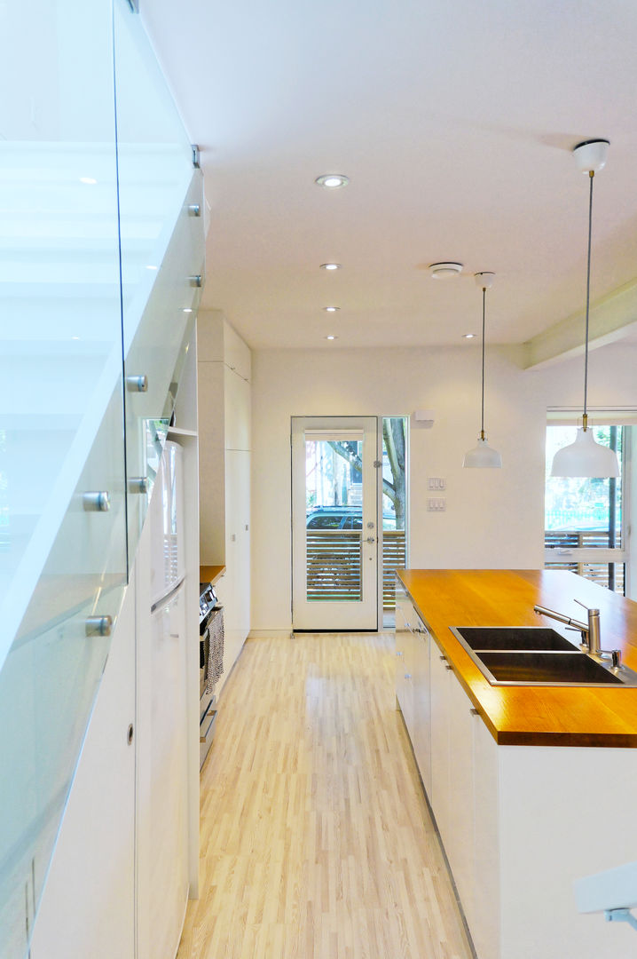 Our House, Solares Architecture Solares Architecture Cocinas minimalistas
