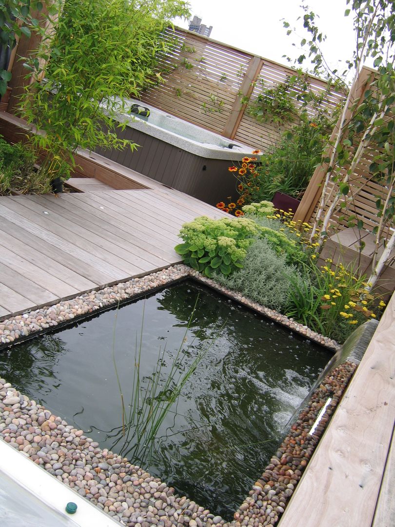 Party Terrace with Jacuzzi on London Roof Terrace GreenlinesDesign Ltd ระเบียง, นอกชาน