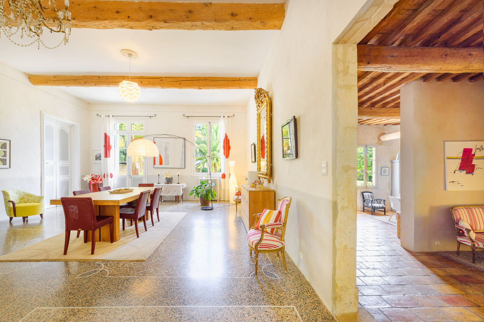 Rénovation d'un grand mas en pierre, Laurence champey Laurence champey Dining room لکڑی Wood effect