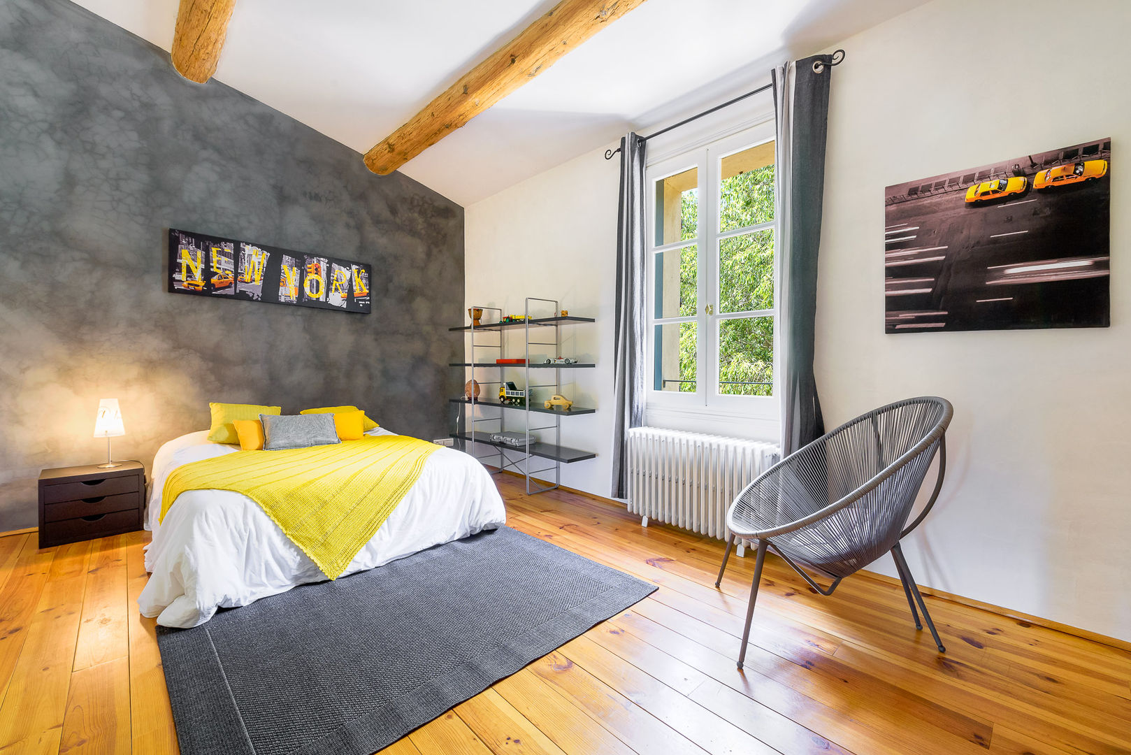 Rénovation d'un grand mas en pierre, Laurence champey Laurence champey Modern Kid's Room Wood Wood effect