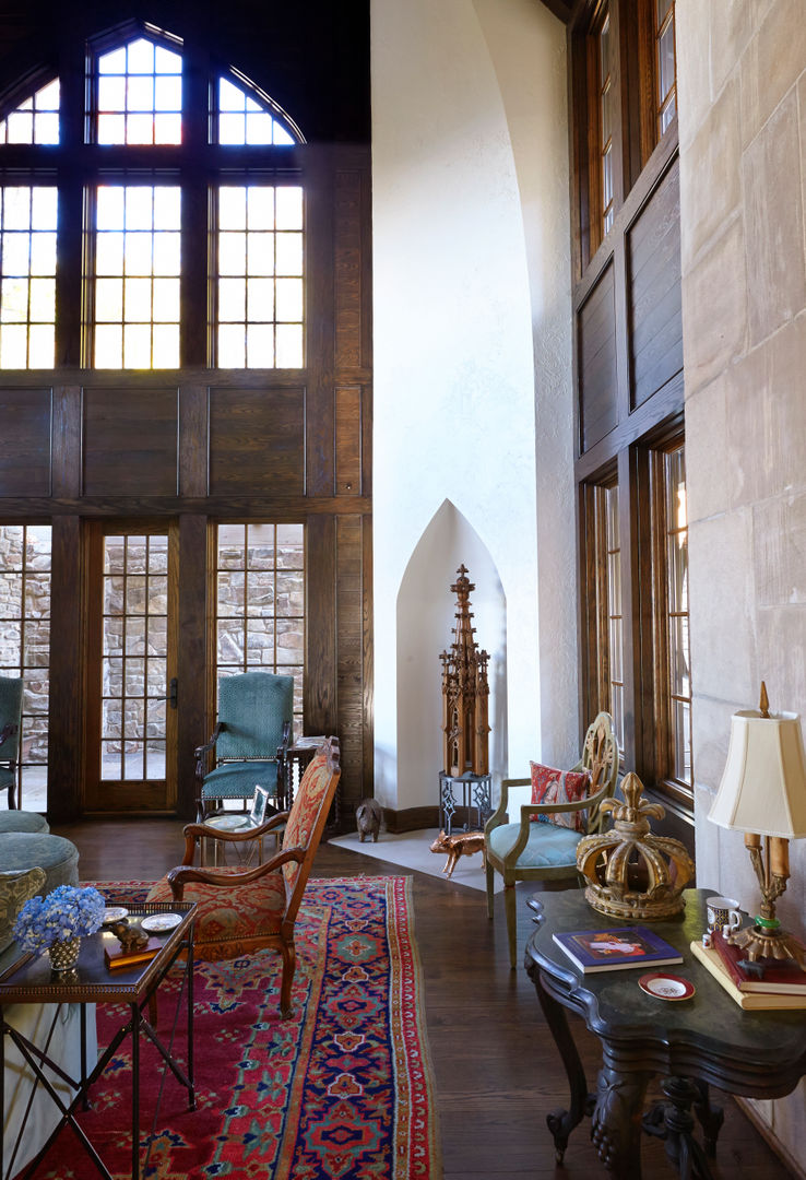 English Abbey, Jeffrey Dungan Architects Jeffrey Dungan Architects Living room