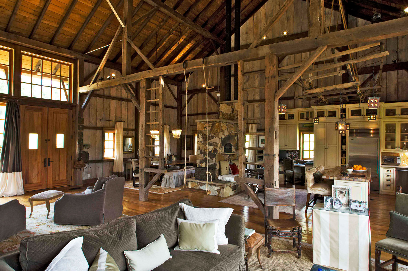 Luxury Barn, Jeffrey Dungan Architects Jeffrey Dungan Architects Garasi Gaya Country Kayu Wood effect Garages & sheds