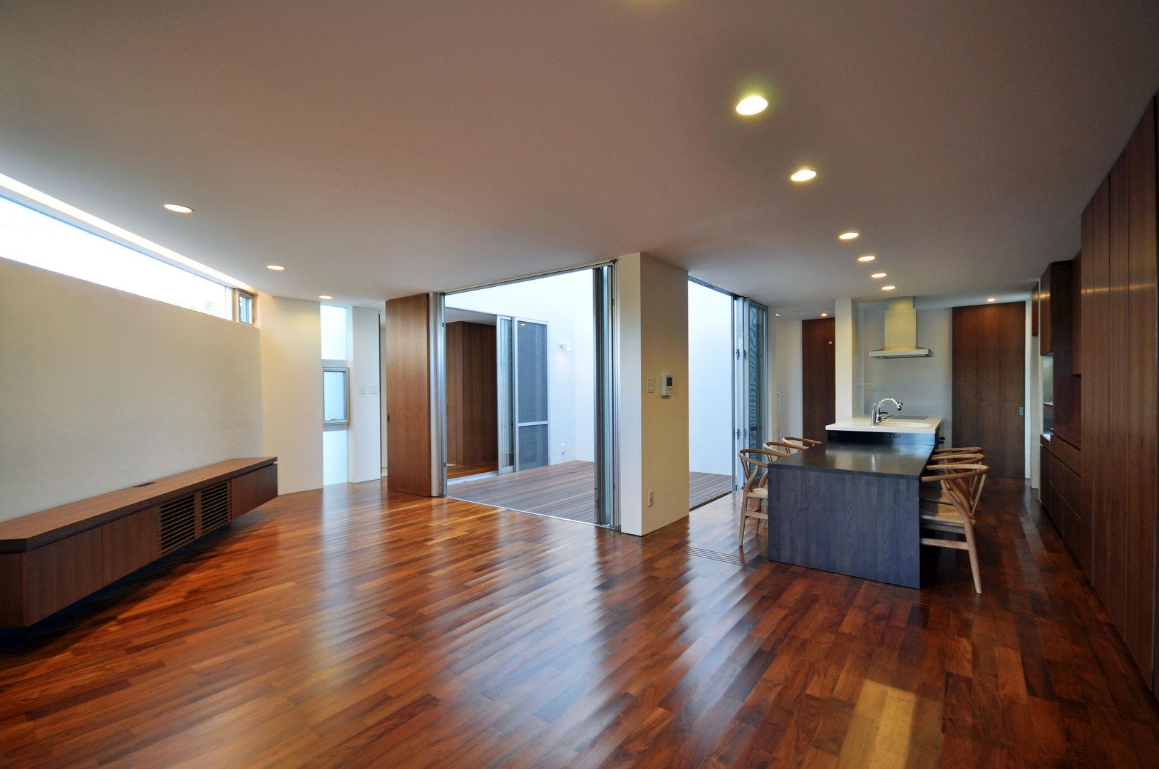 YSM-HOUSE, 門一級建築士事務所 門一級建築士事務所 Modern living room Wood Wood effect
