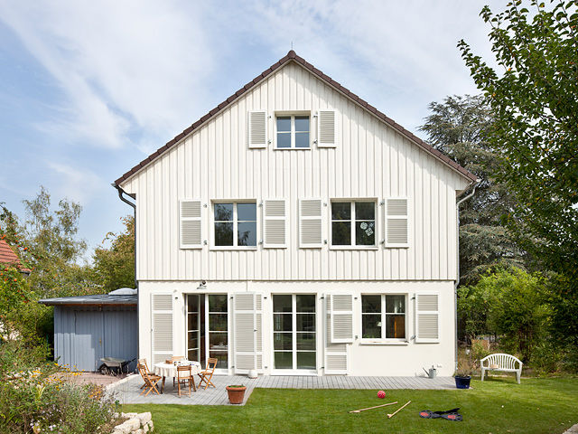 Haus Zehlendorf ll, Müllers Büro Müllers Büro Classic style houses